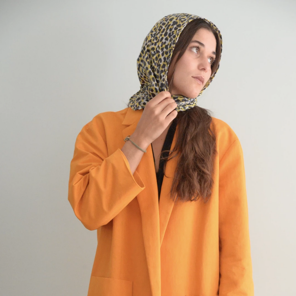 ÉCHARPE PANTHÈRE JAUNE