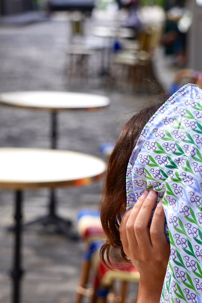 FOULARD MUGUET FOND BLANC